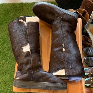Kau London Brown and White Fur Slide On Hide Boots